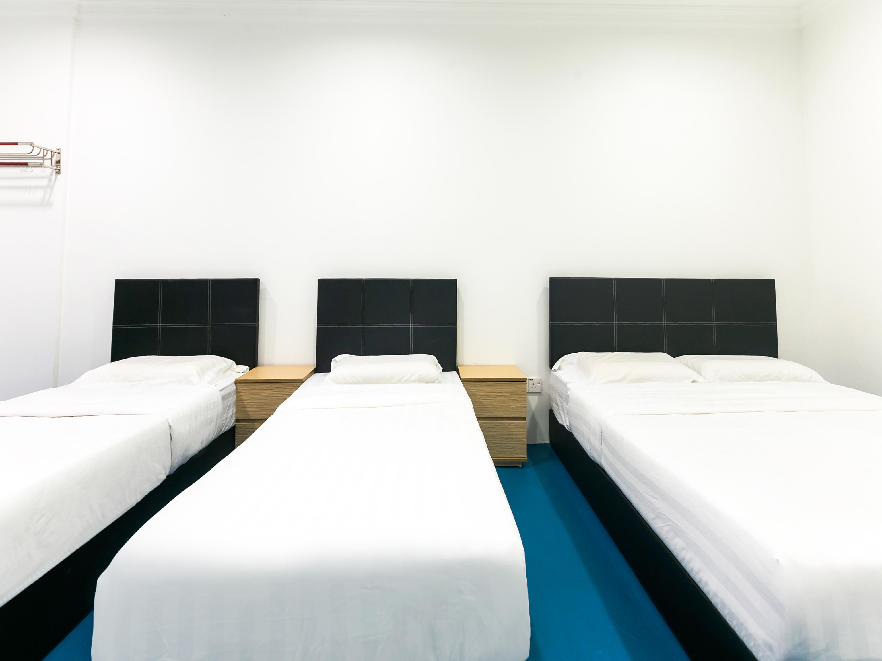 Spot On 89726 Capsule Inn Кота-Кинабалу Экстерьер фото