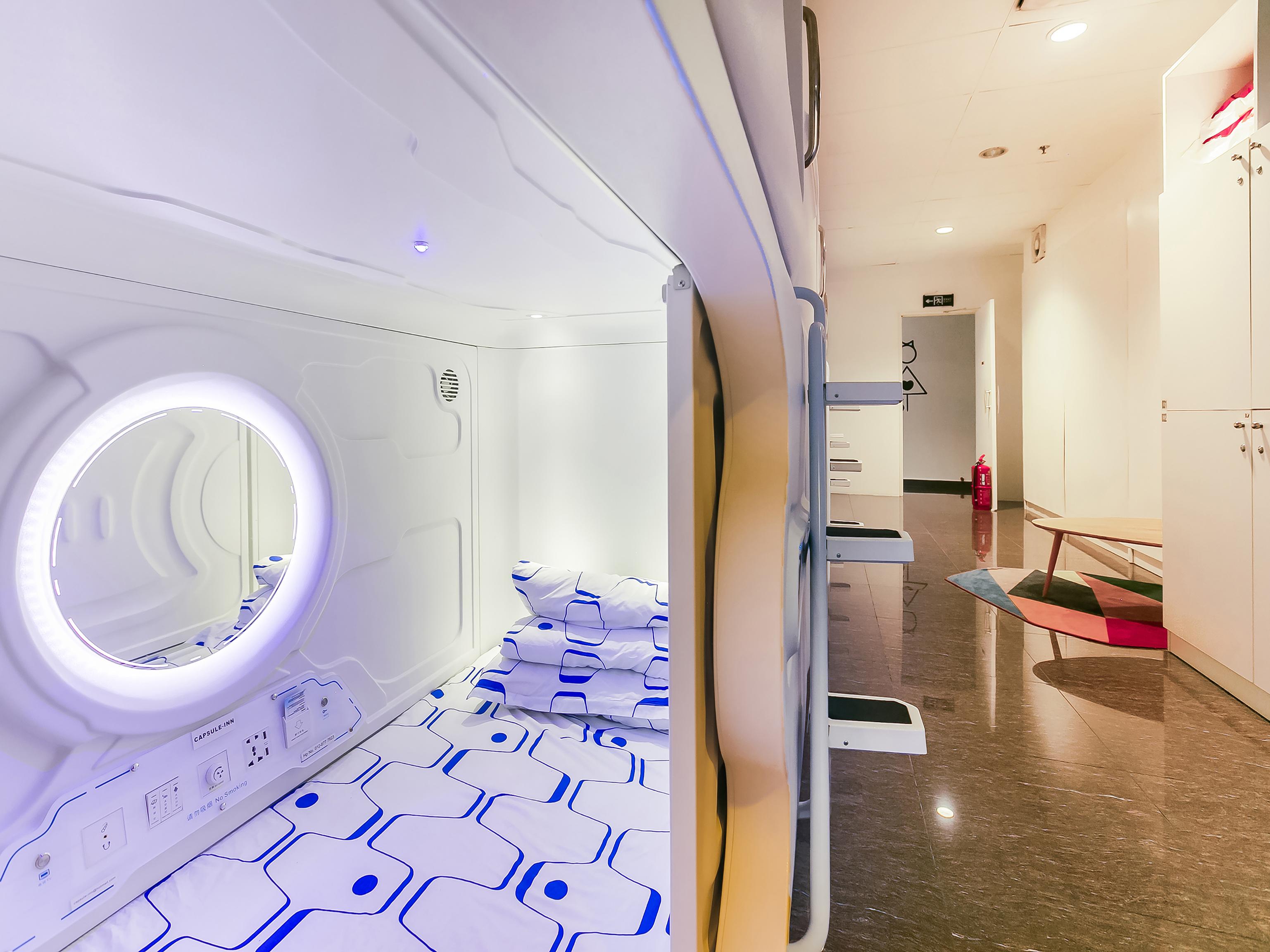 Spot On 89726 Capsule Inn Кота-Кинабалу Экстерьер фото