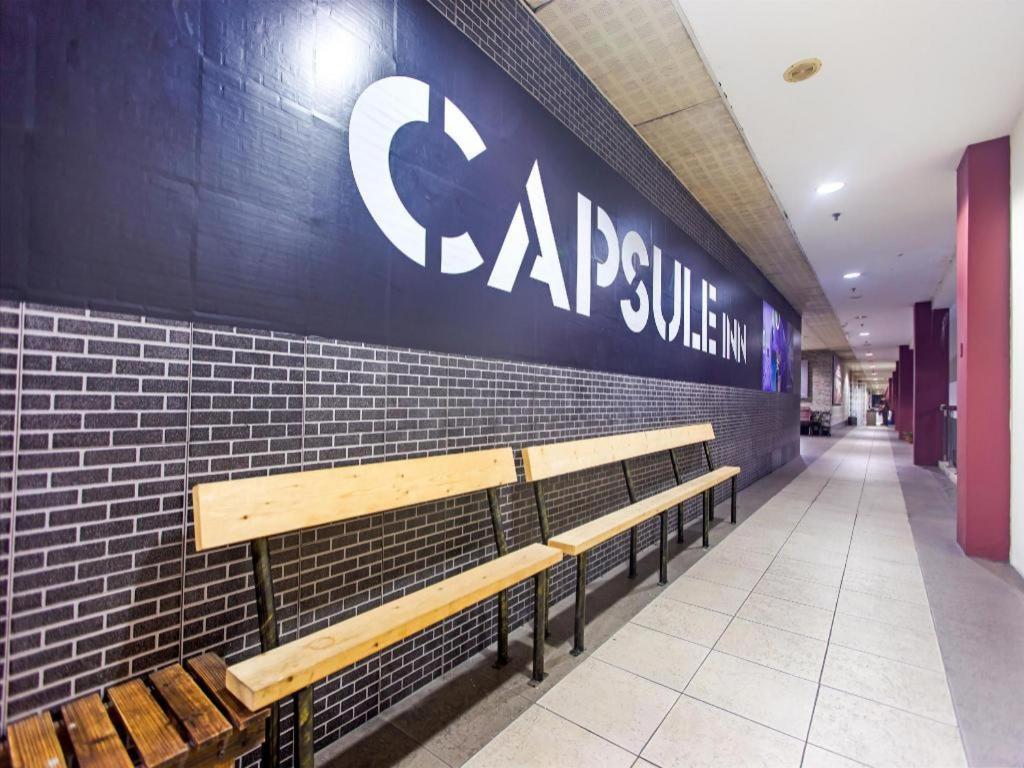 Spot On 89726 Capsule Inn Кота-Кинабалу Экстерьер фото
