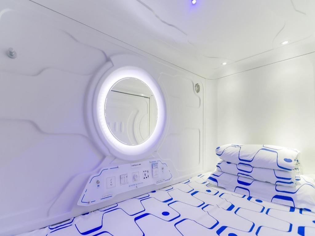 Spot On 89726 Capsule Inn Кота-Кинабалу Экстерьер фото